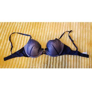 Vassarette Black lace bra